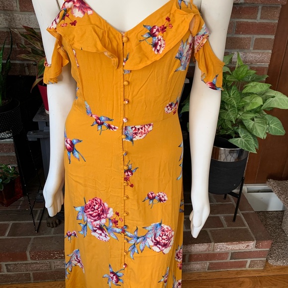 Yellow Button down strappy ruffle maxi - Picture 2 of 7